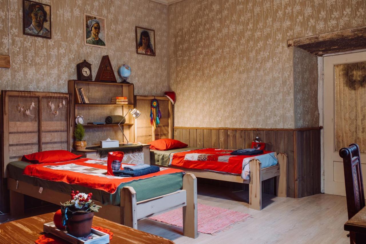 B&B Rando & Kaerdi Juures Oue Lyuganuse Esterno foto